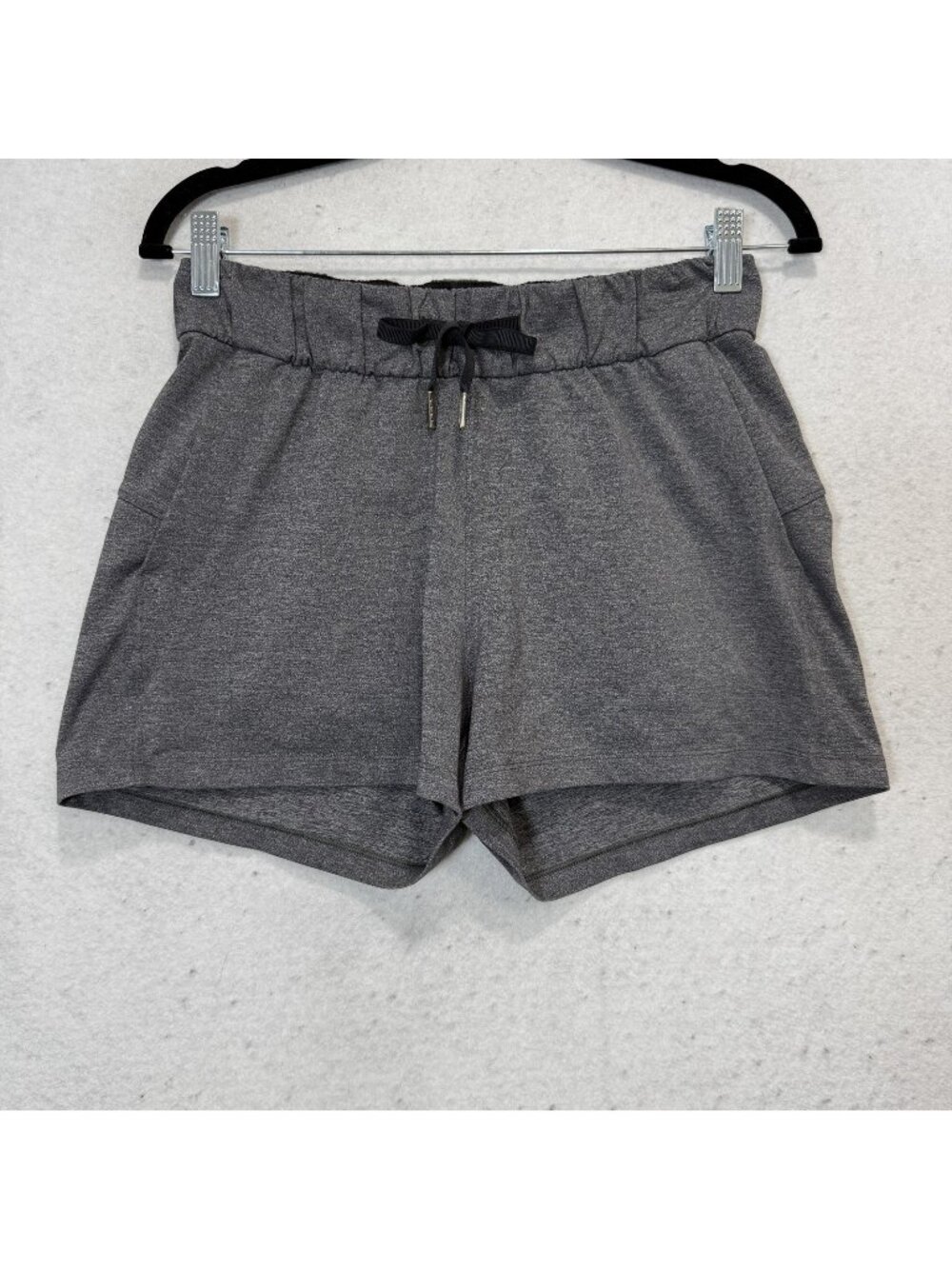Lululemon Shorts Womens 4 Gray 3 Inseam Sweat Drawstring Lounge Pockets Athletic